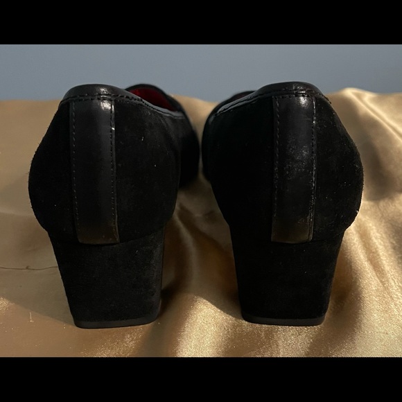 Ladies medium flat leather shoe by Coach - Picture 2 of 3